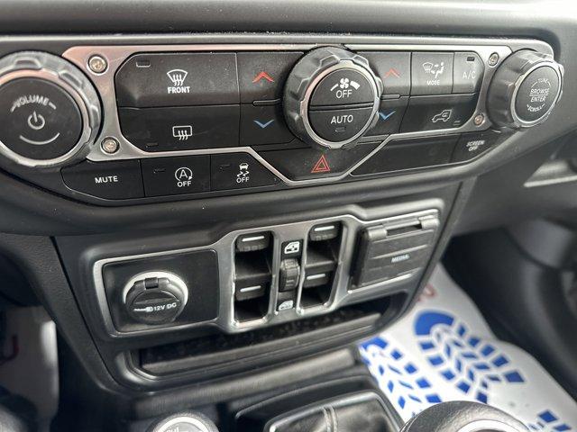 Photo of 2021 Bright White Clearcoat Jeep Gladiator