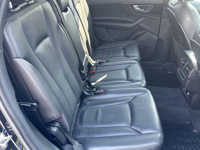 Photo of 2019 Orca Black Metallic Audi Q7