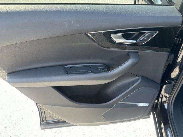 Photo of 2019 Orca Black Metallic Audi Q7