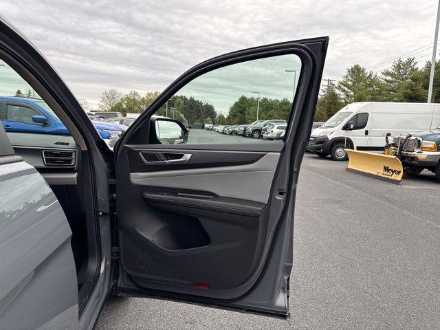 Photo of 2025 Pure Gray Volkswagen Atlas