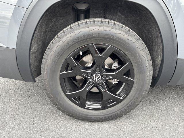 Photo of 2025 Pure Gray Volkswagen Atlas