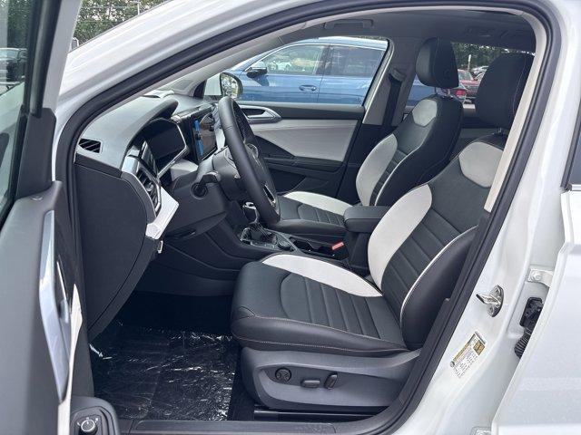 Photo of 2025 Pure White Volkswagen Taos
