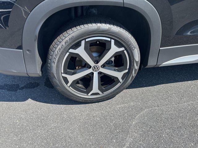 Photo of 2025 Deep Black Pearl Volkswagen Tiguan