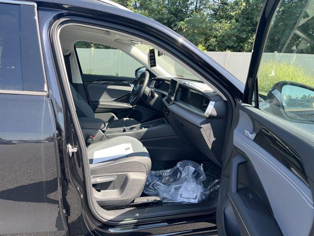 Photo of 2025 Deep Black Pearl Volkswagen Tiguan