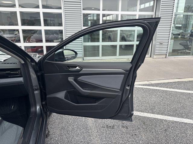 Photo of 2025 Gray Volkswagen Jetta
