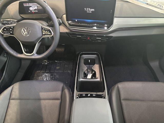 Photo of 2025 Arctic Blue Metallic W/Black Roof Volkswagen ID.4