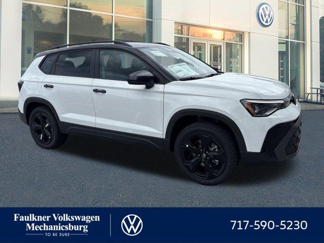 Photo of 2025 Pure White W/Deep Black Roof Volkswagen Taos