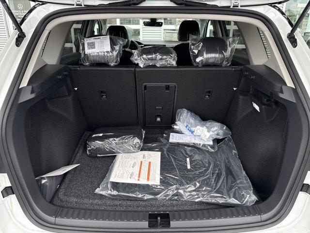 Photo of 2025 Pure White W/Deep Black Roof Volkswagen Taos