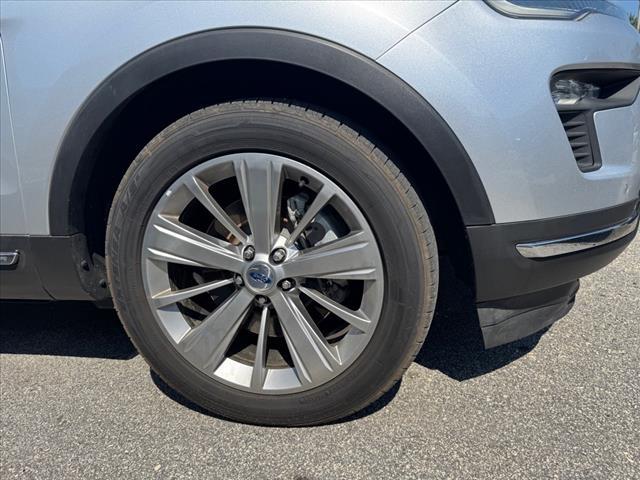 Photo of 2018 Ingot Silver Ford Explorer