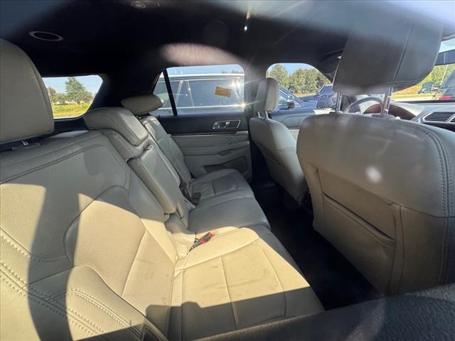 Photo of 2018 Ingot Silver Ford Explorer