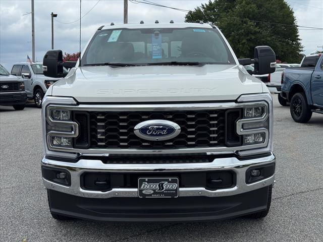 Photo of 2025 Star White Ford F-350