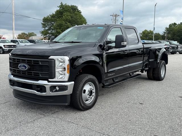 Photo of 2025 Agate Black Metallic Ford F-350