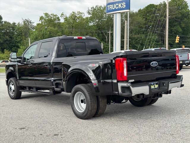 Photo of 2025 Agate Black Metallic Ford F-350