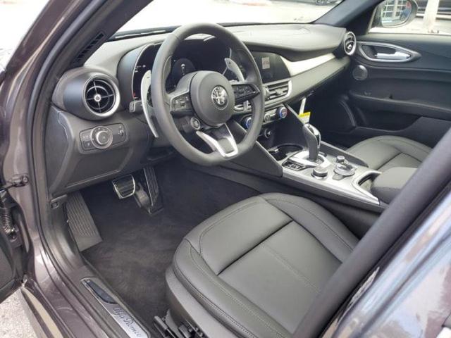 Photo of 2025 Gray Alfa Romeo Giulia