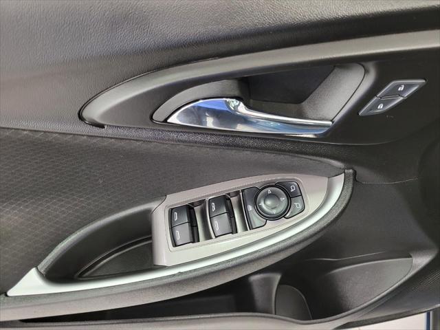 Photo of 2024 Lakeshore Blue Metallic Chevrolet Malibu