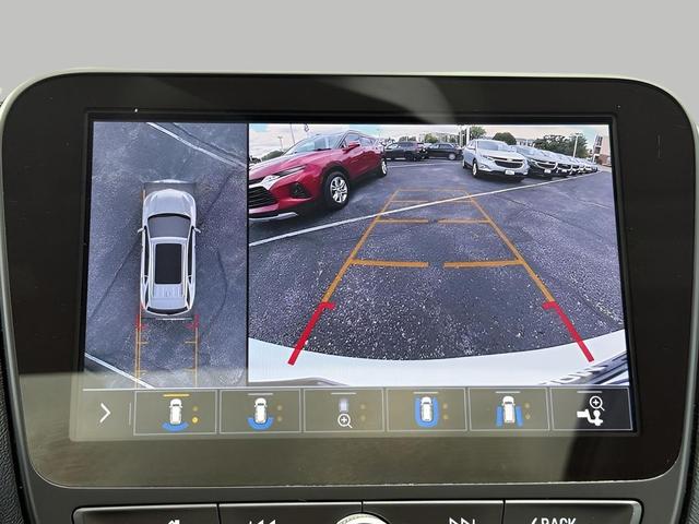 Photo of 2021 Summit White Chevrolet Equinox