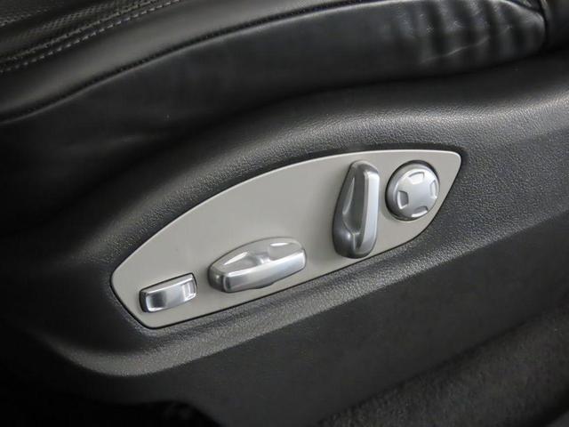 Photo of 2014 Classic Silver Metallic Porsche Cayenne