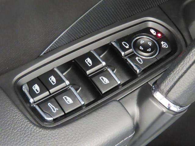 Photo of 2014 Classic Silver Metallic Porsche Cayenne