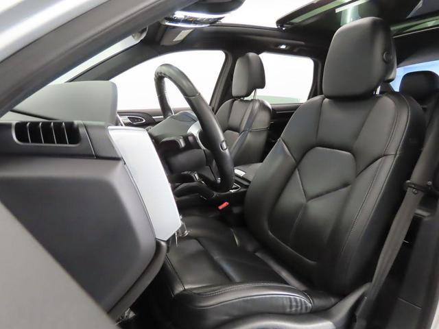 Photo of 2014 Classic Silver Metallic Porsche Cayenne