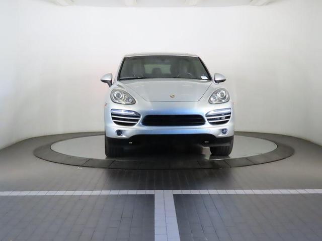 Photo of 2014 Classic Silver Metallic Porsche Cayenne