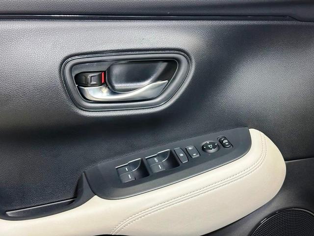 Photo of 2026 White Honda HR-V