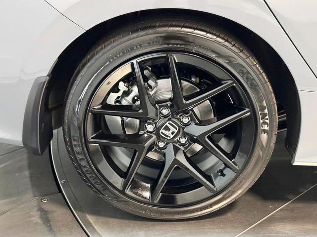 Photo of 2025 Urban Gray Pearl Honda Civic Hybrid
