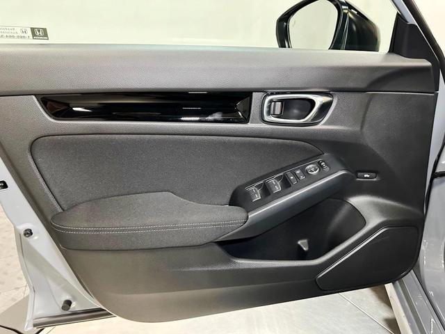 Photo of 2025 Urban Gray Pearl Honda Civic Hybrid