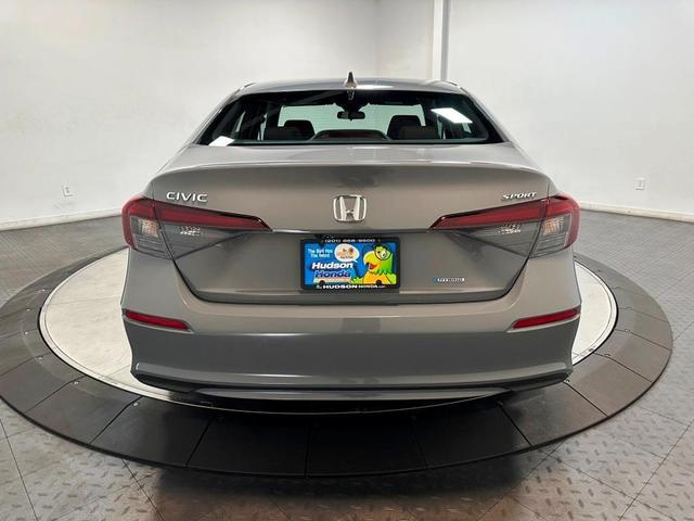Photo of 2025 Urban Gray Pearl Honda Civic Hybrid