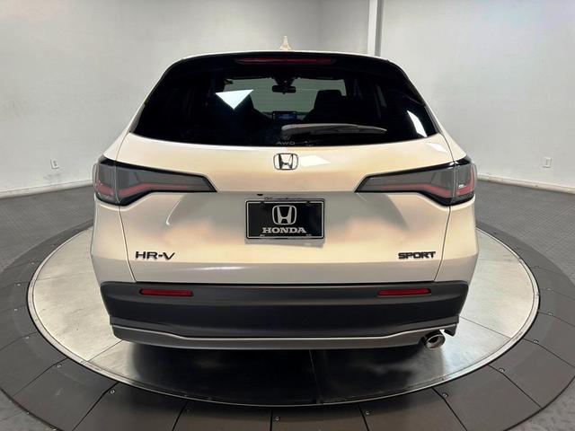 Photo of 2026 Platinum White Honda HR-V