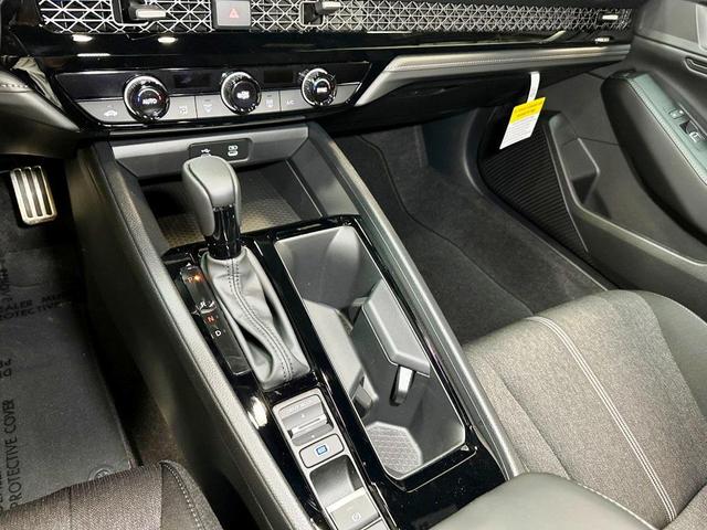 Photo of 2025 Platinum White Pearl Honda Accord Hybrid