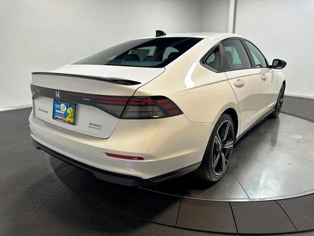 Photo of 2025 Platinum White Pearl Honda Accord Hybrid