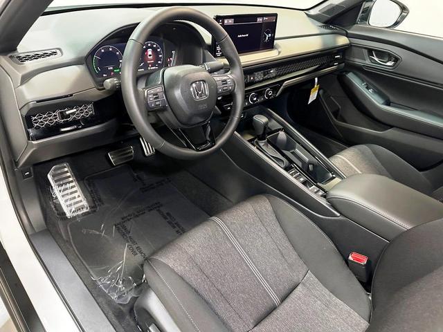Photo of 2025 Platinum White Pearl Honda Accord Hybrid