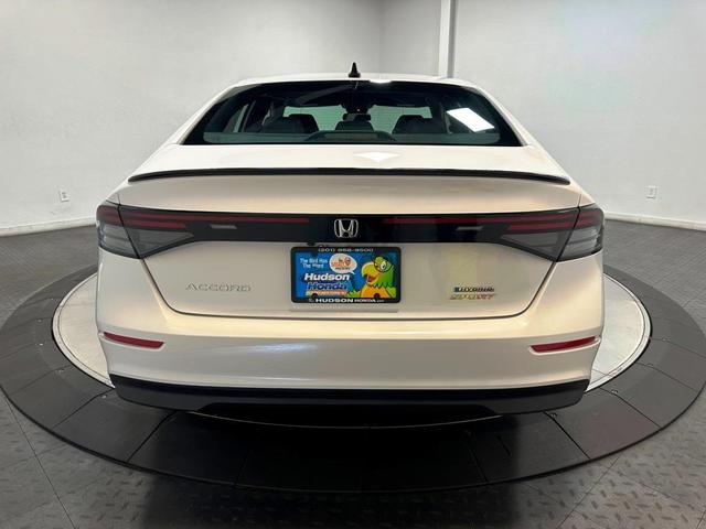 Photo of 2025 Platinum White Pearl Honda Accord Hybrid