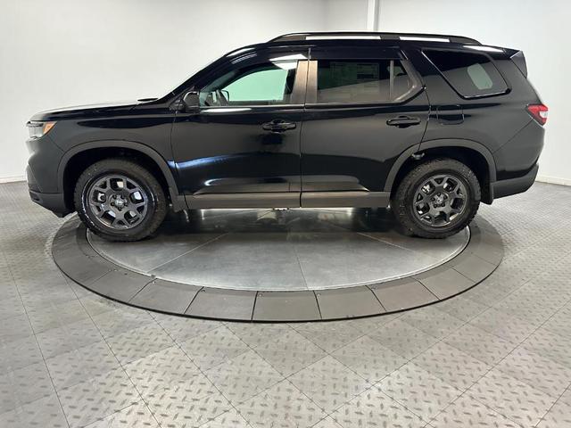 Photo of 2025 Crystal Black Pearl Honda Pilot