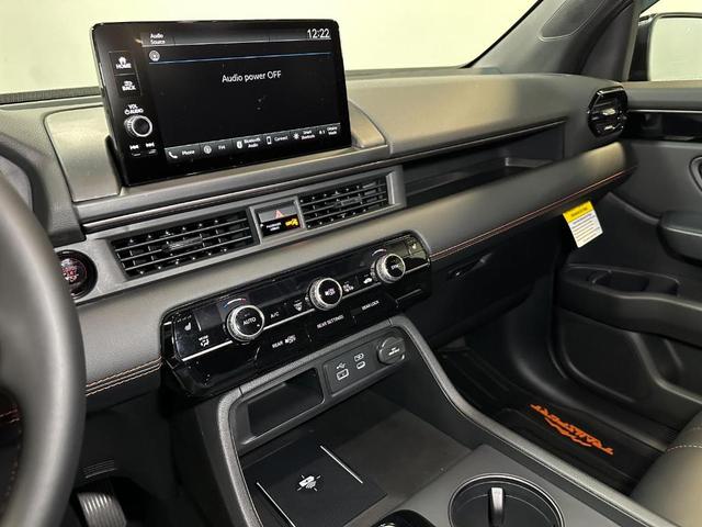 Photo of 2025 Crystal Black Pearl Honda Pilot
