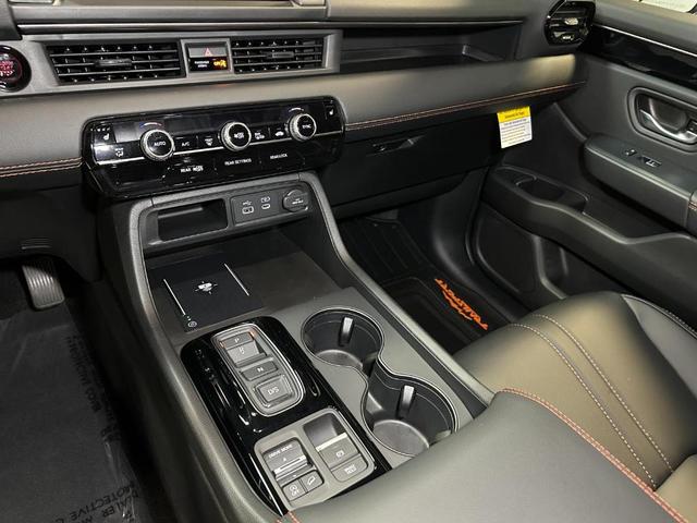 Photo of 2025 Crystal Black Pearl Honda Pilot