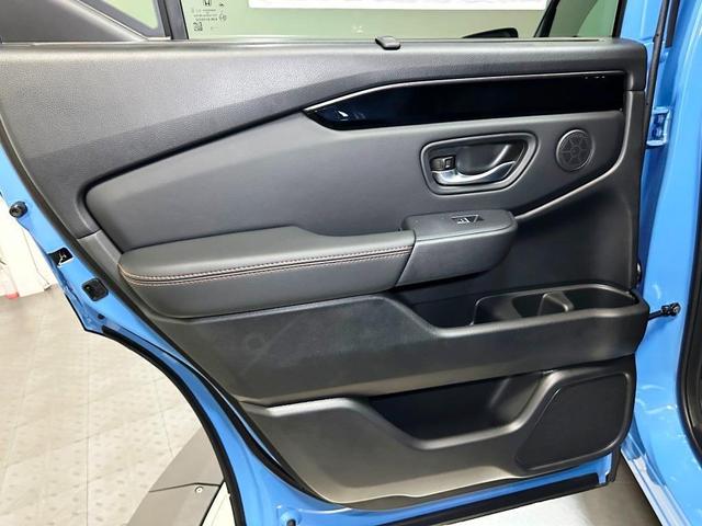 Photo of 2025 Sky Honda Pilot