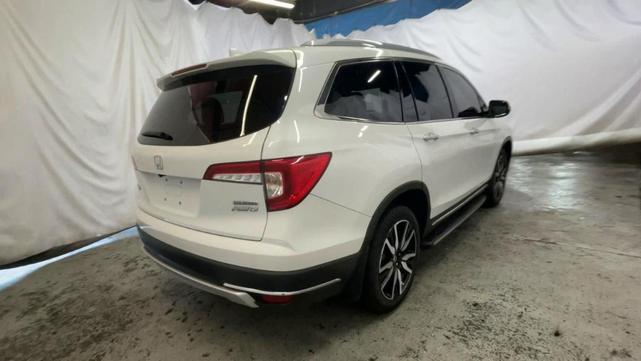 Photo of 2022 Platinum White Pearl Honda Pilot