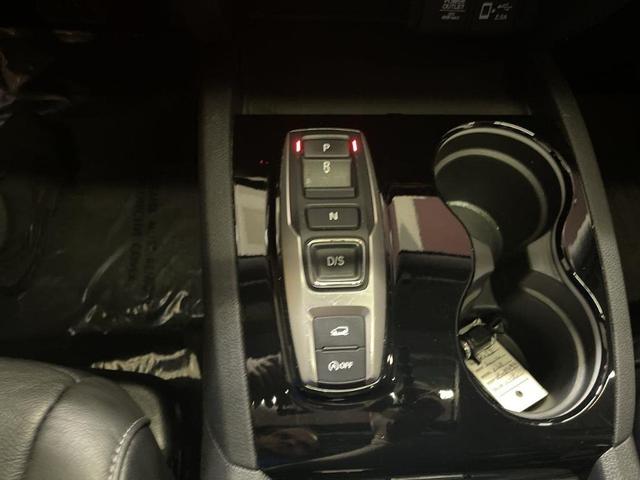 Photo of 2022 Platinum White Pearl Honda Pilot