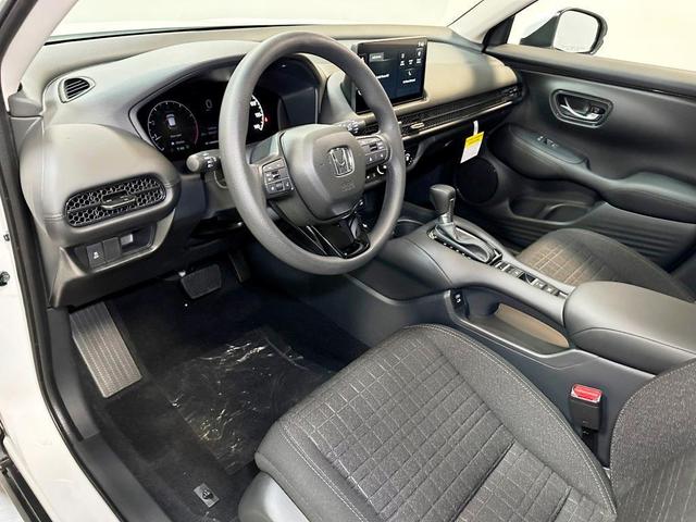 Photo of 2026 Platinum White Pearl Honda HR-V