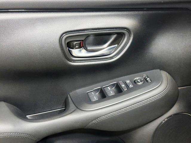 Photo of 2026 Platinum White Pearl Honda HR-V