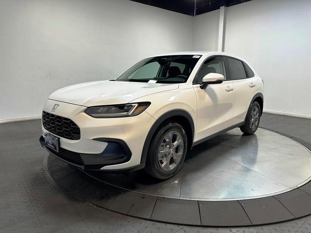 Photo of 2026 Platinum White Pearl Honda HR-V