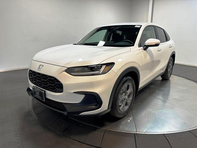 Photo of 2026 Platinum White Pearl Honda HR-V