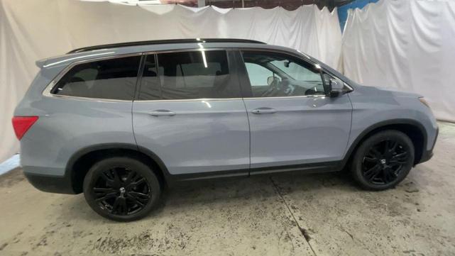 Photo of 2022 Sonic Gray Pearl Honda Pilot