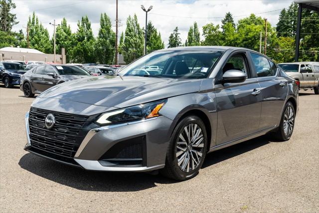 Photo of 2023 Gun Metallic Nissan Altima