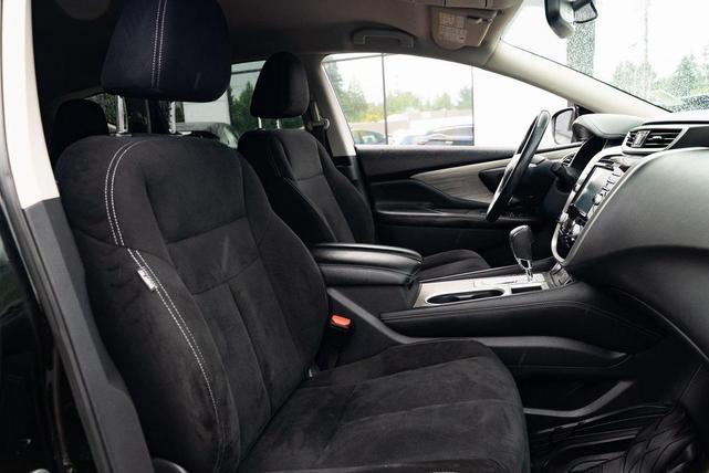 Photo of 2018 Magnetic Black Metallic Nissan Murano