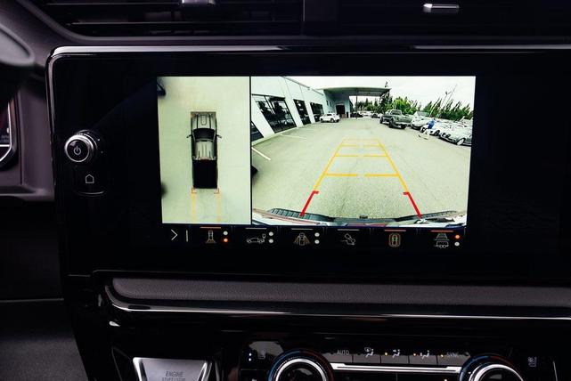 Photo of 2024 Onyx Black GMC Sierra 3500