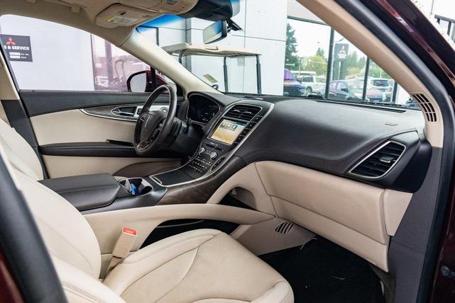 Photo of 2019 Burgundy Velvet Metallic Tinted Clearcoat Lincoln Nautilus