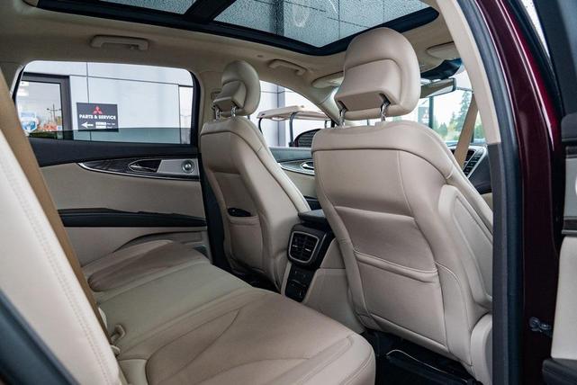 Photo of 2019 Burgundy Velvet Metallic Tinted Clearcoat Lincoln Nautilus