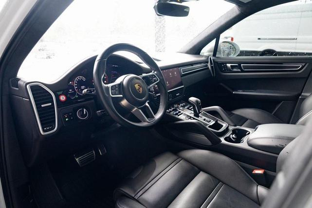 Photo of 2021 Carrara White Metallic Porsche Cayenne